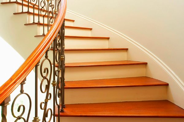 Pintar escaleras en barcelona